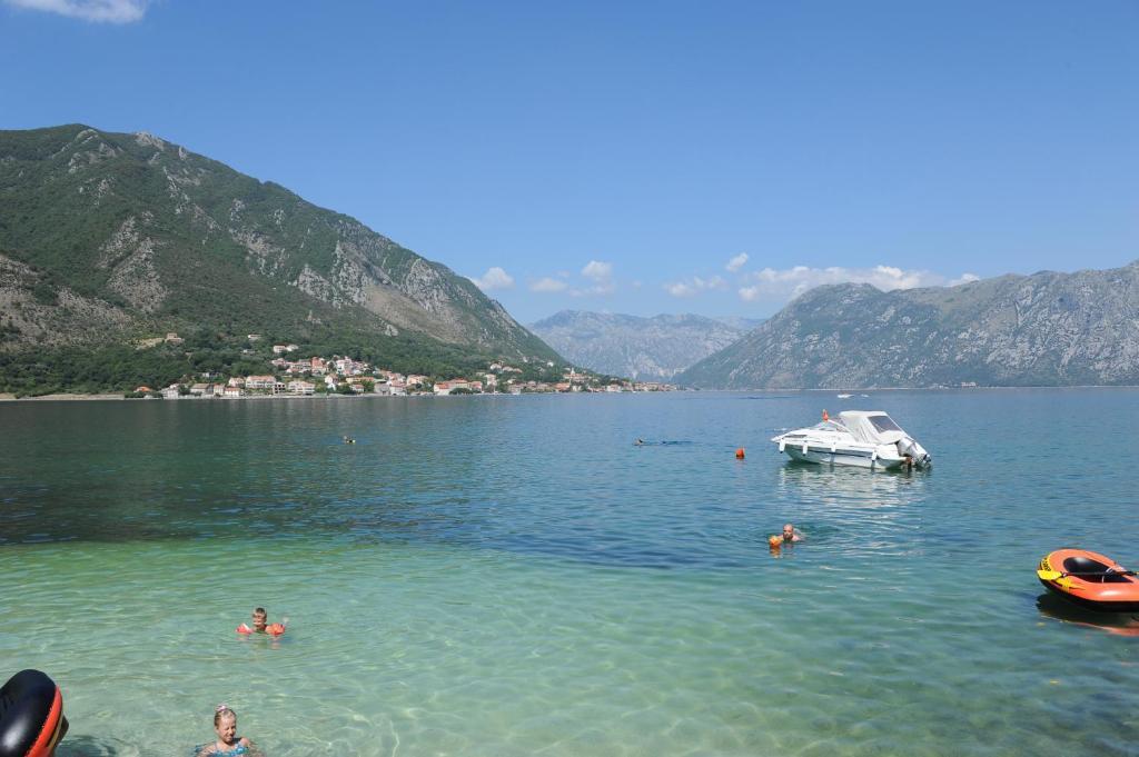 Apartments Popovic 2 Kotor Bagian luar foto