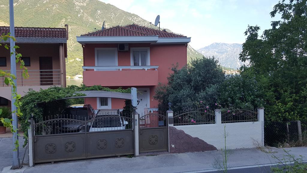 Apartments Popovic 2 Kotor Bagian luar foto